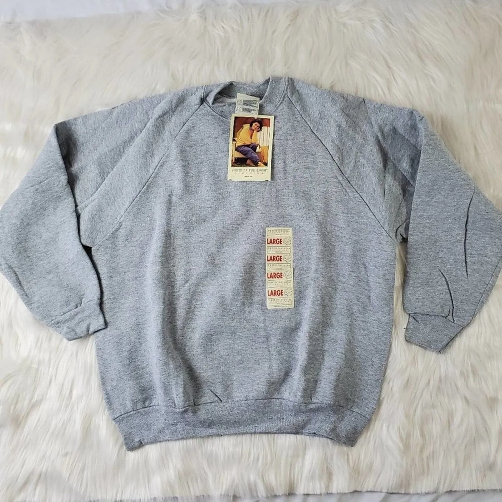 - NWT Vintage 90s Fruit Of The Loom Sweatshirt │L