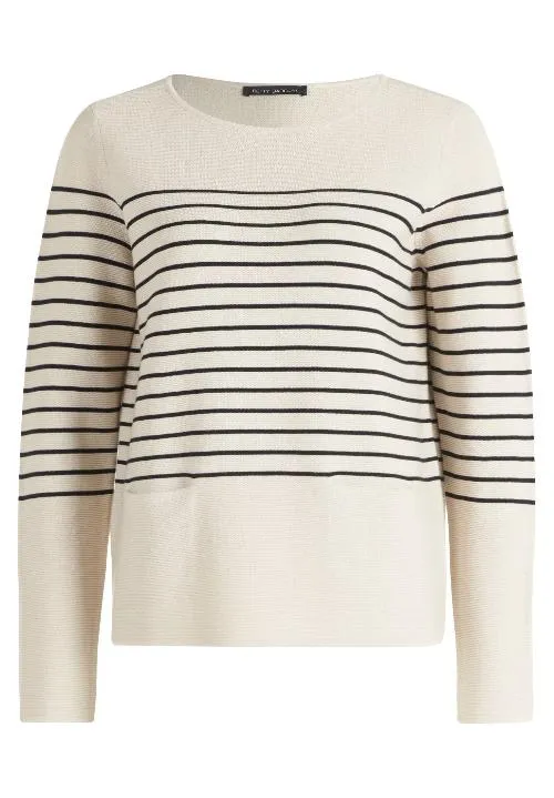 Fine Knitted Pullover