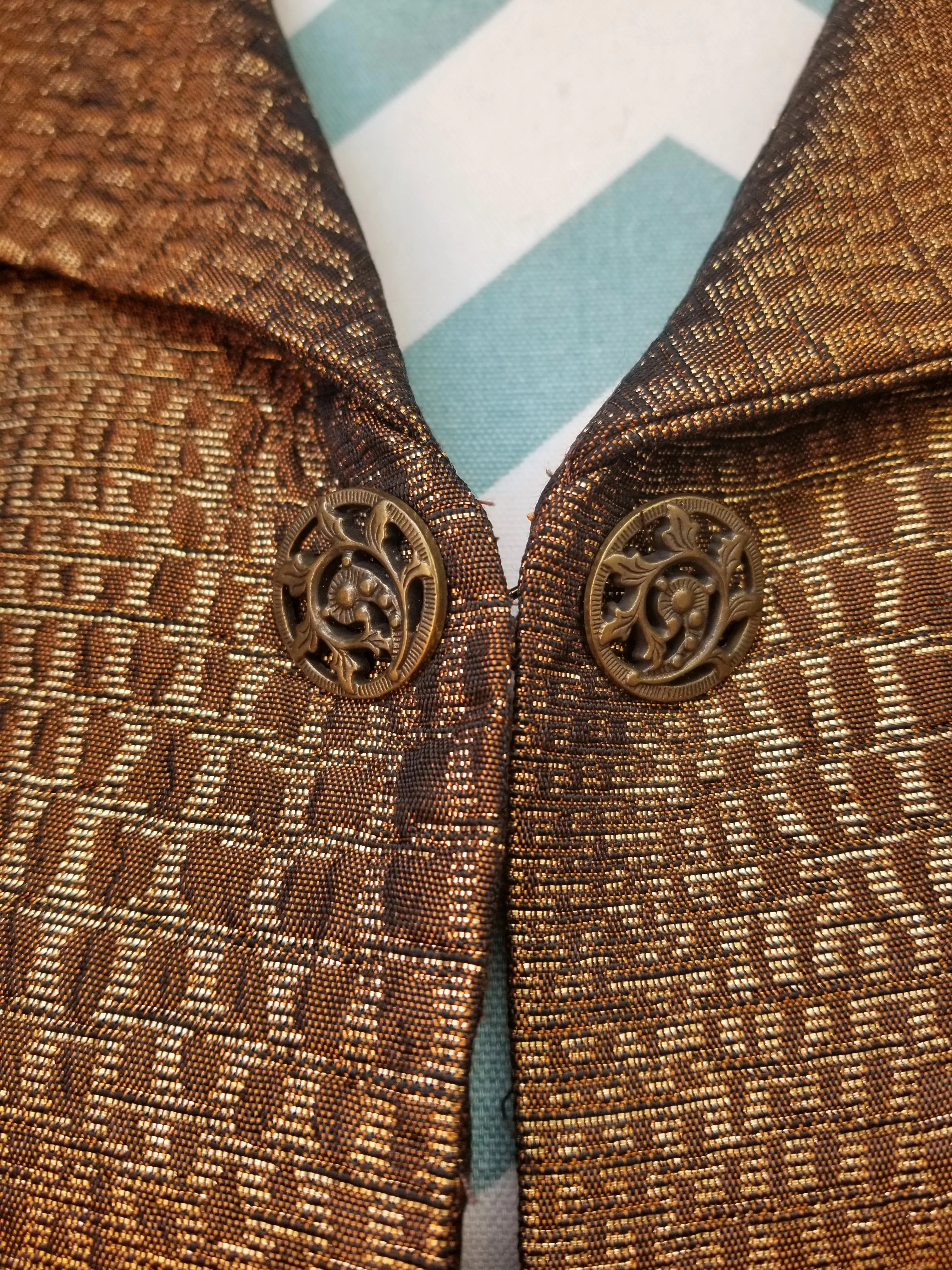 LARGE UNIQUE COLOR CHANGING JACKET WITH BEAUTIFUL BUTTONS