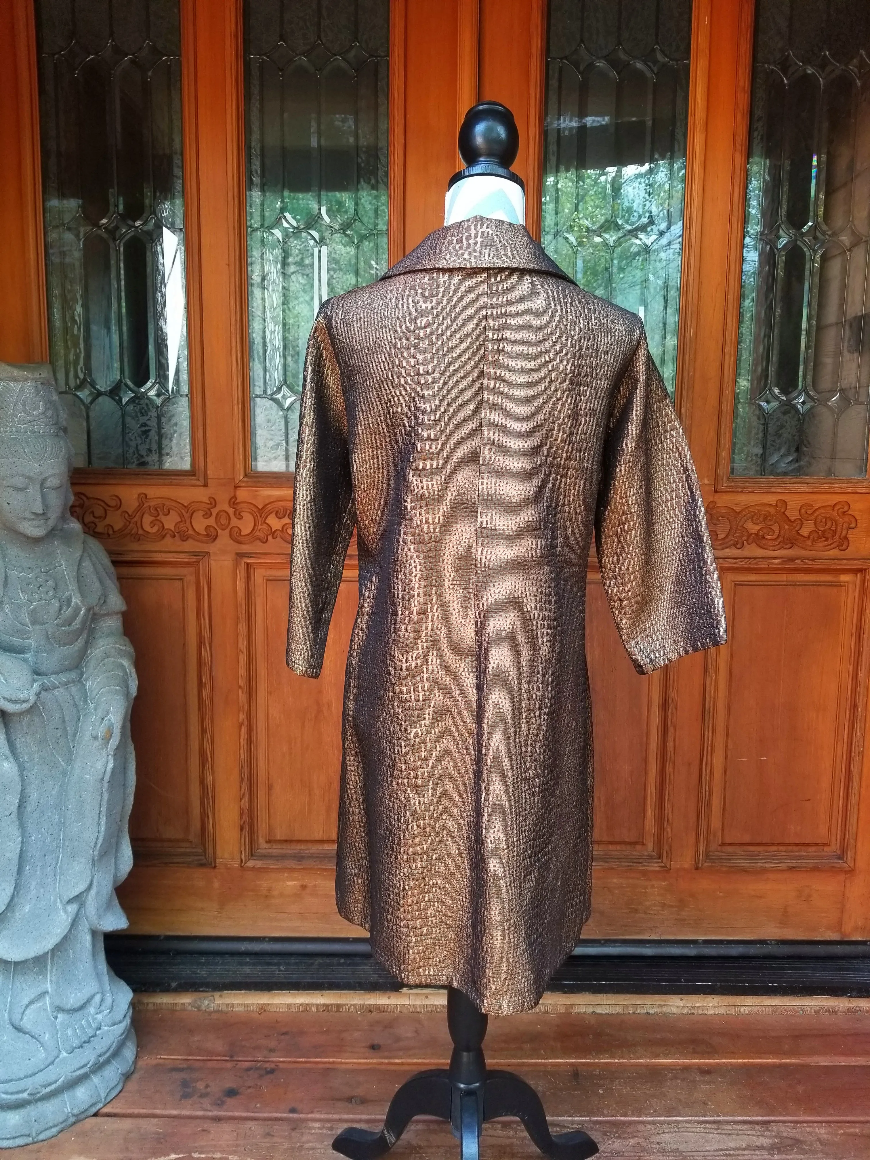 LARGE UNIQUE COLOR CHANGING JACKET WITH BEAUTIFUL BUTTONS