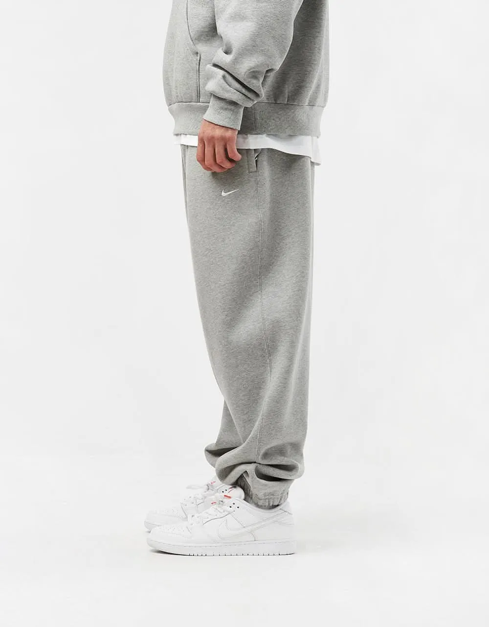 Nike Solo Swoosh Sweatpants - Dark Grey Heather/White