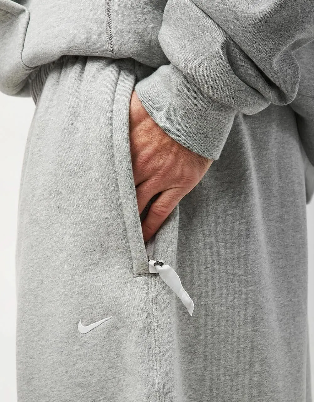 Nike Solo Swoosh Sweatpants - Dark Grey Heather/White