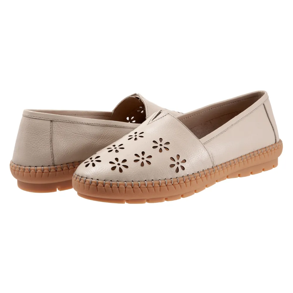 Trotters Rosie Ivory Leather Slip-On (Women's)
