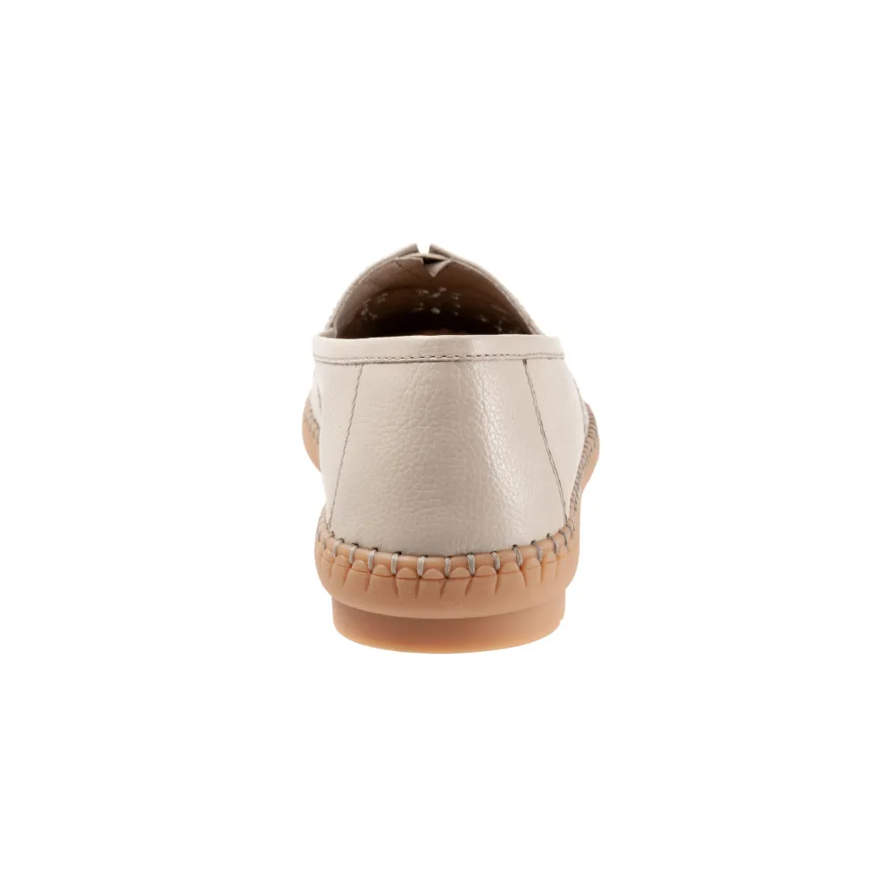 Trotters Rosie Ivory Leather Slip-On (Women's)