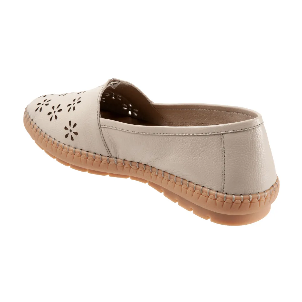 Trotters Rosie Ivory Leather Slip-On (Women's)