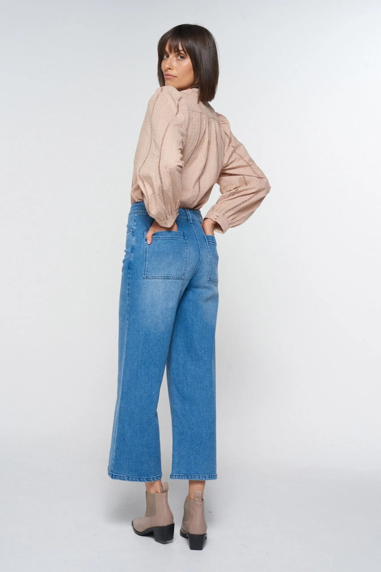 Vantage Jean in Washed Blue